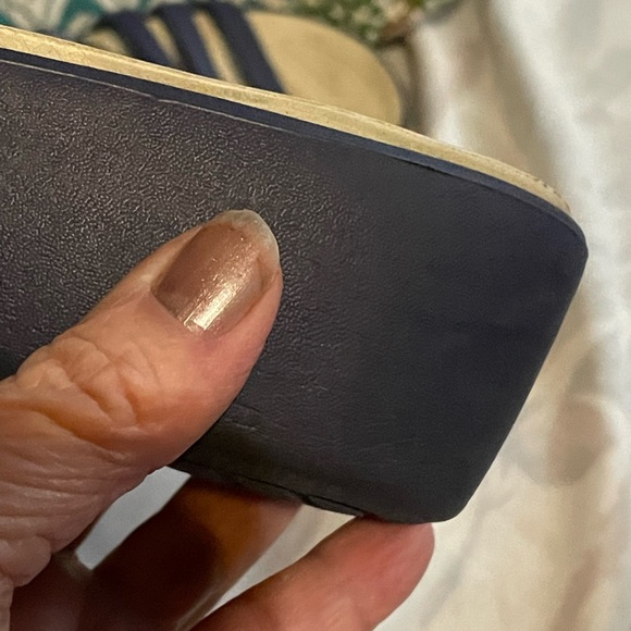 Crocs dark blue Sandals! Wedges! Size 10.pre owned. Great condition! - Picture 8 of 9